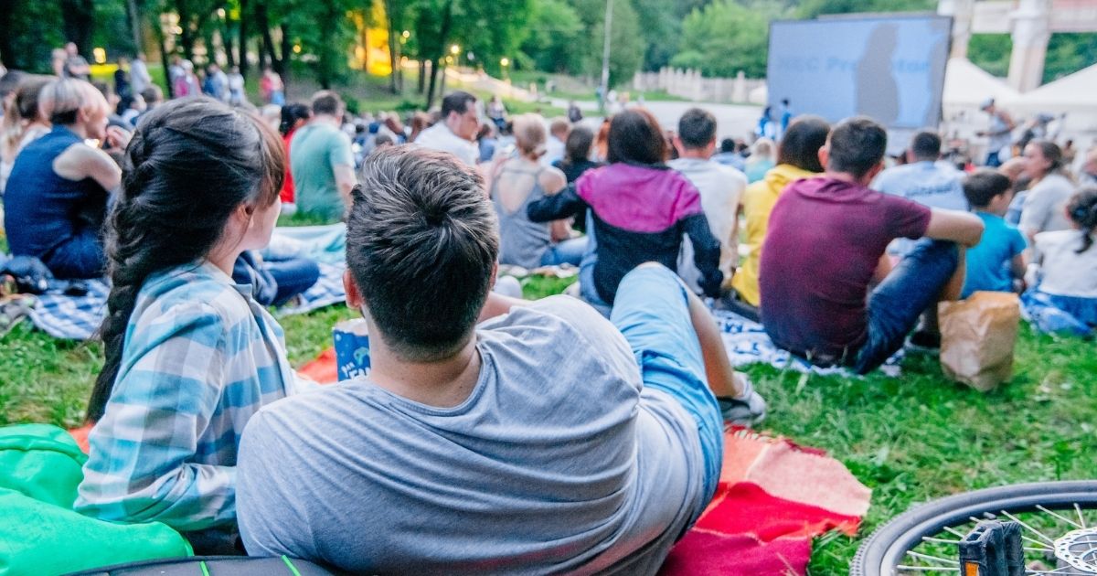 Ways to Catch a Flick Outdoors This Season